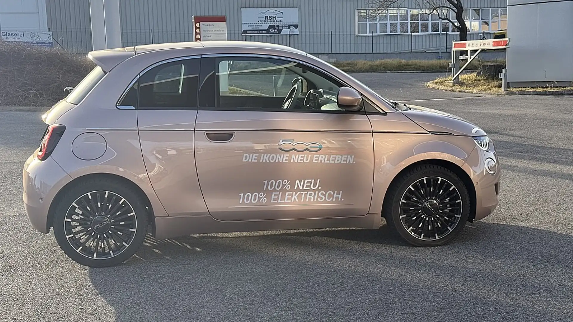 Vehicle image, number 6