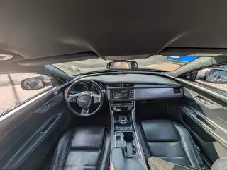 Vehicle image thumbnail, number 8