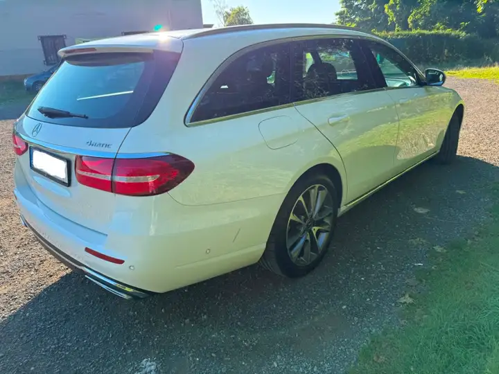 Additional image of the vehicle