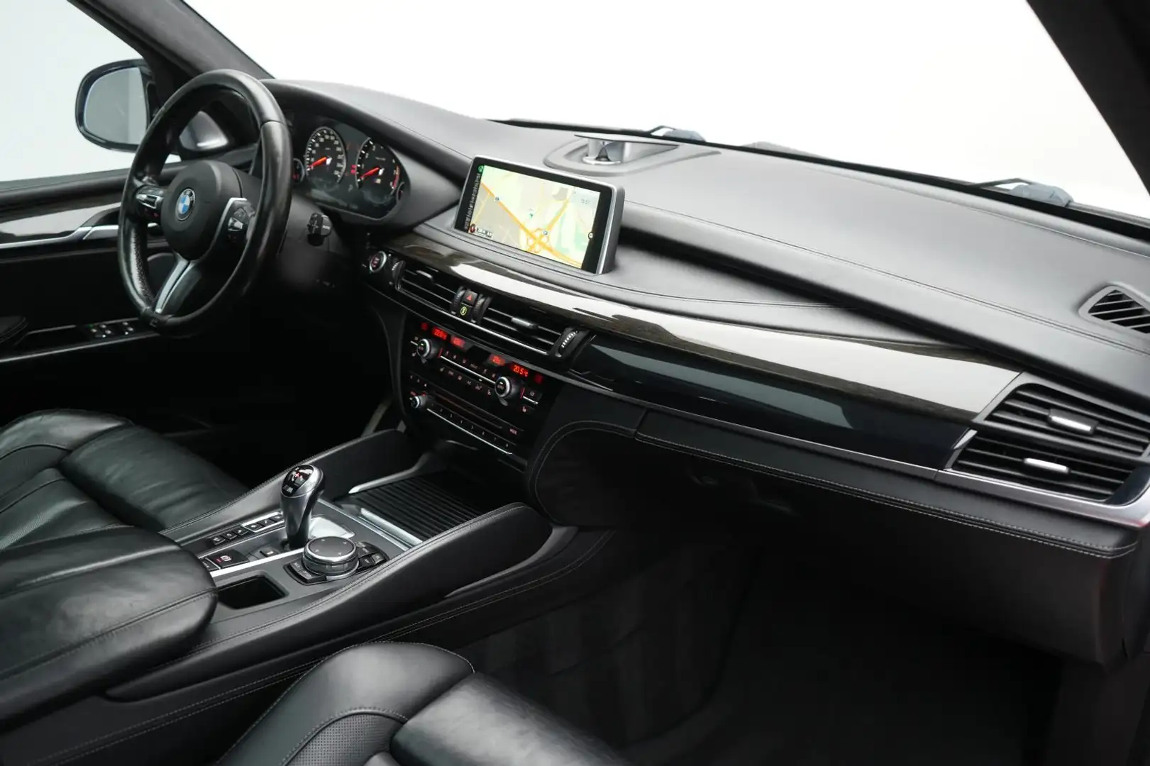 Vehicle image, number 6