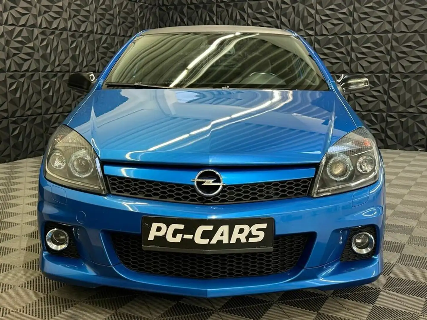 Vehicle image, number 2