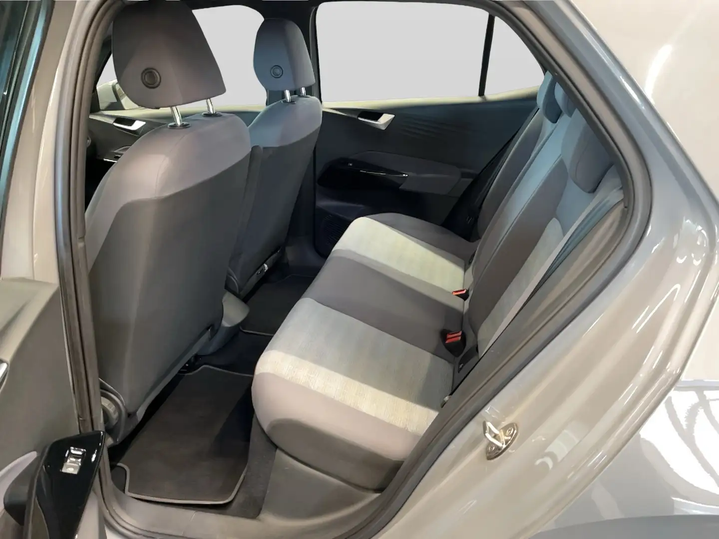 Vehicle image, number 8