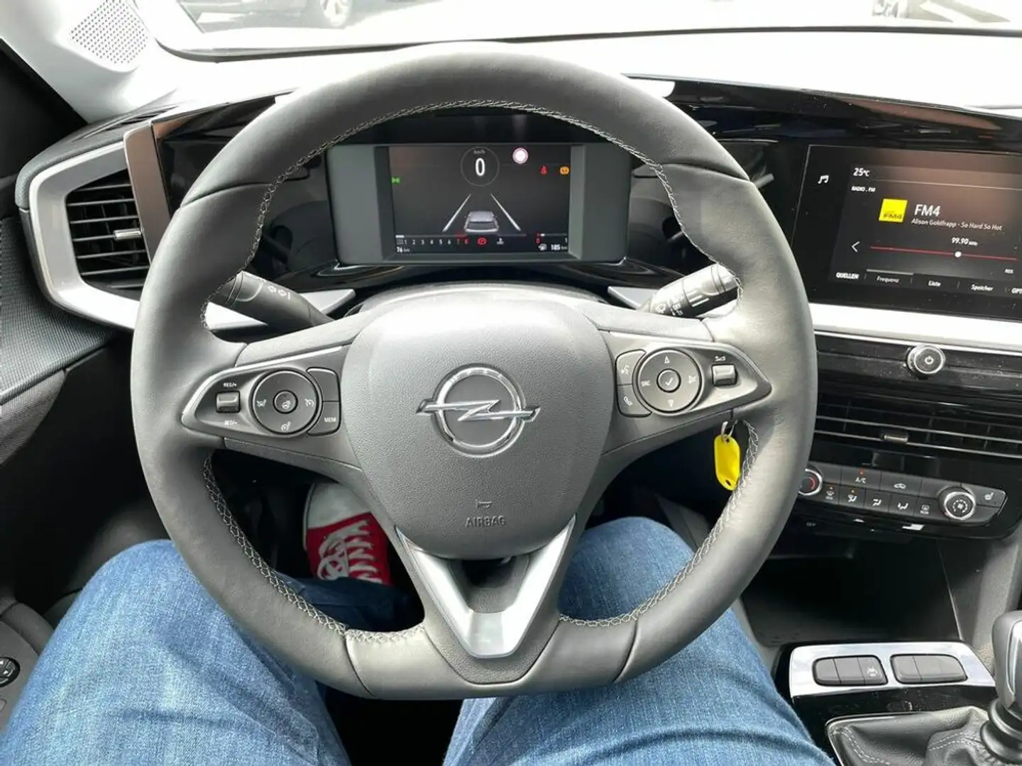 Vehicle image, number 14
