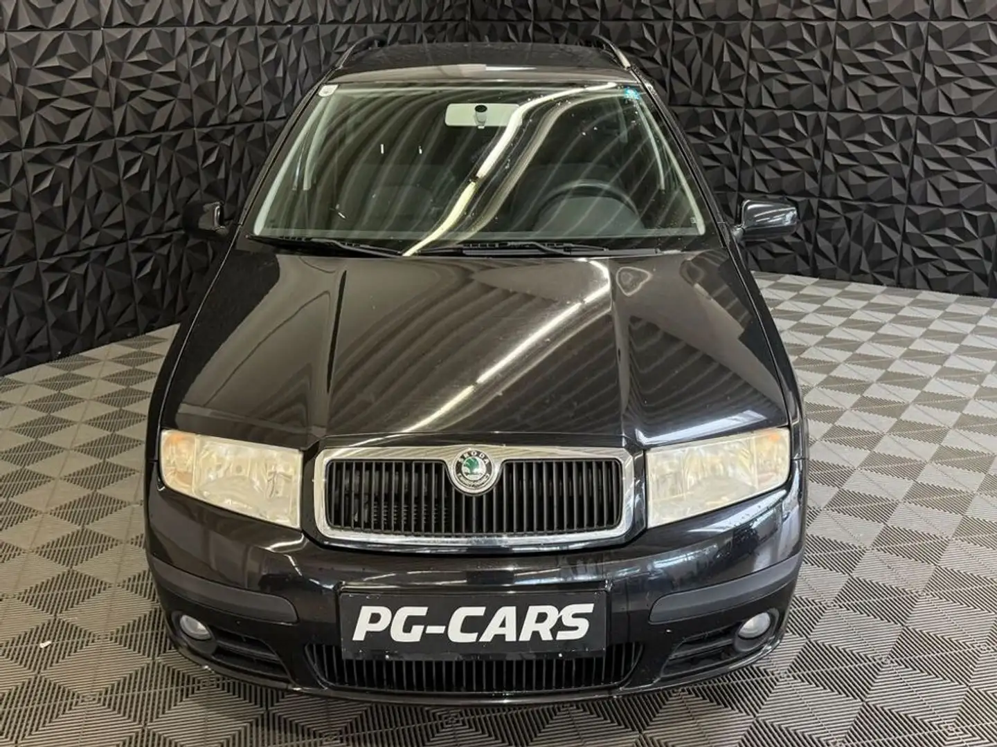 Vehicle image, number 4