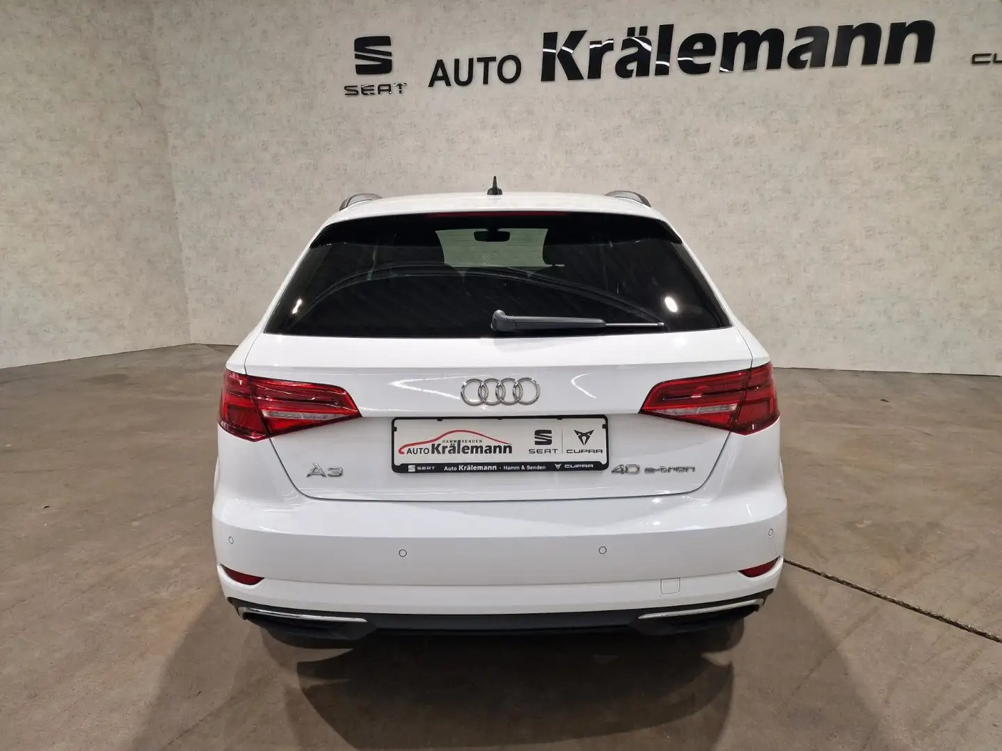 Vehicle image, number 4