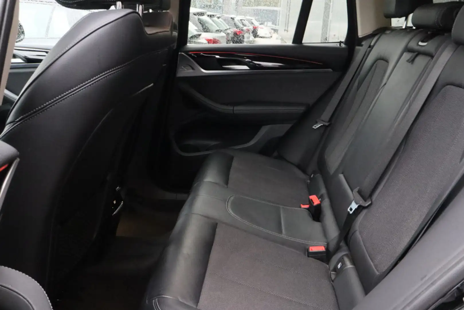 Vehicle image, number 10