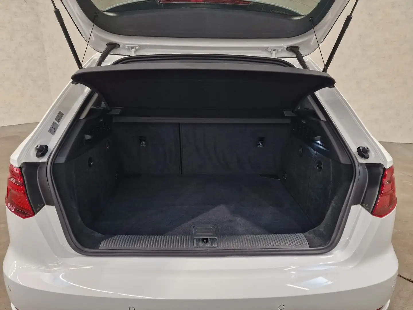 Vehicle image, number 5