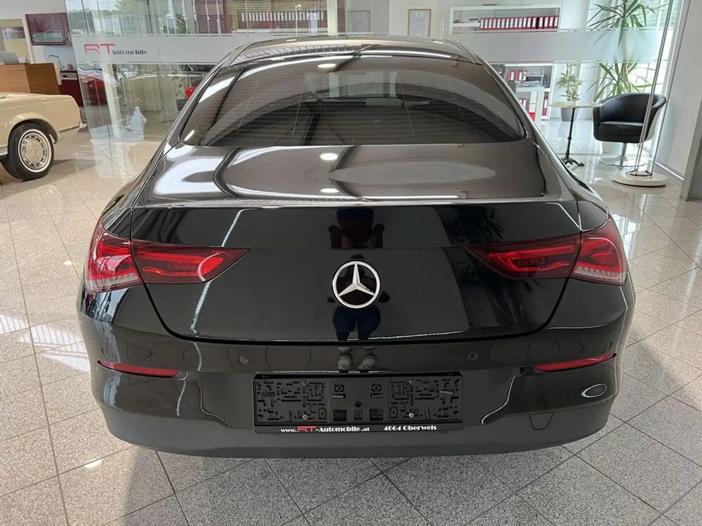 Vehicle image, number 4