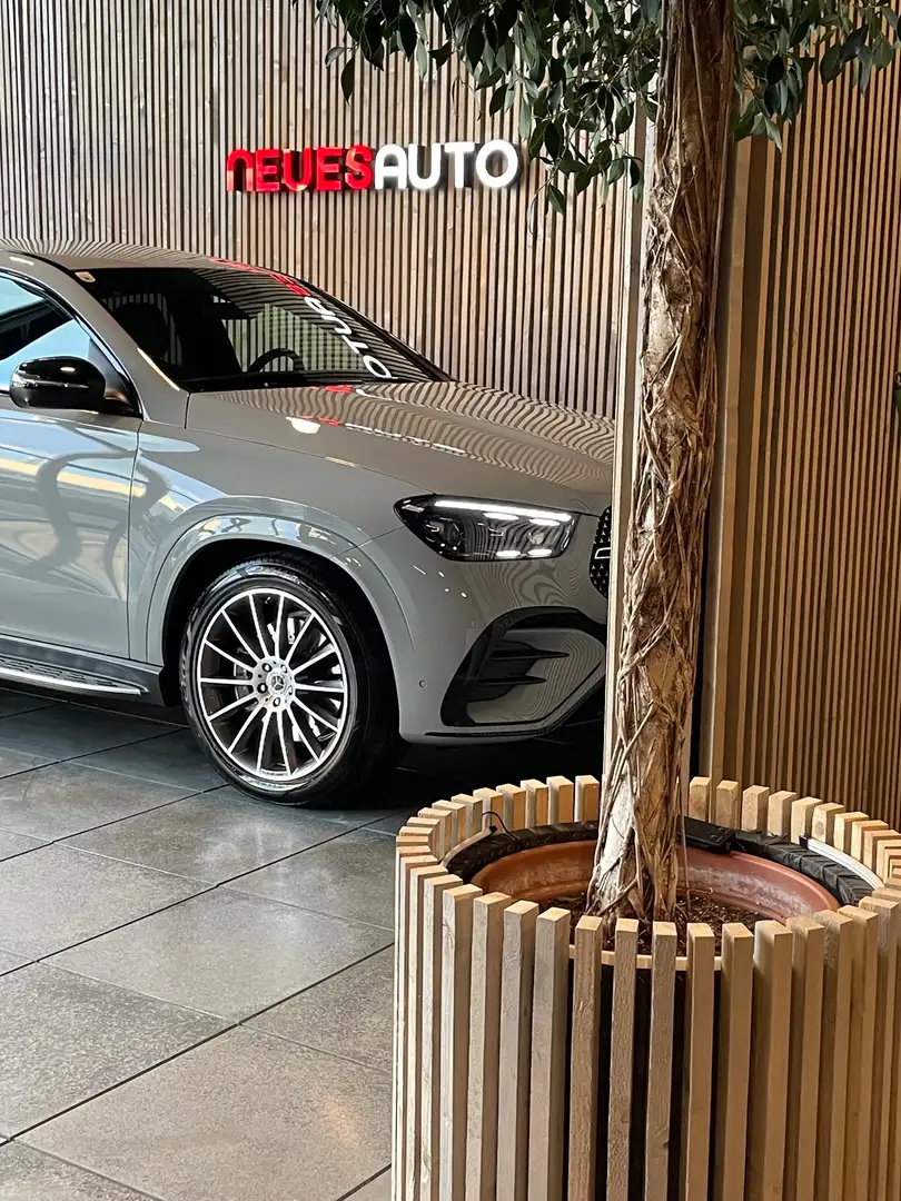 Vehicle image, number 4