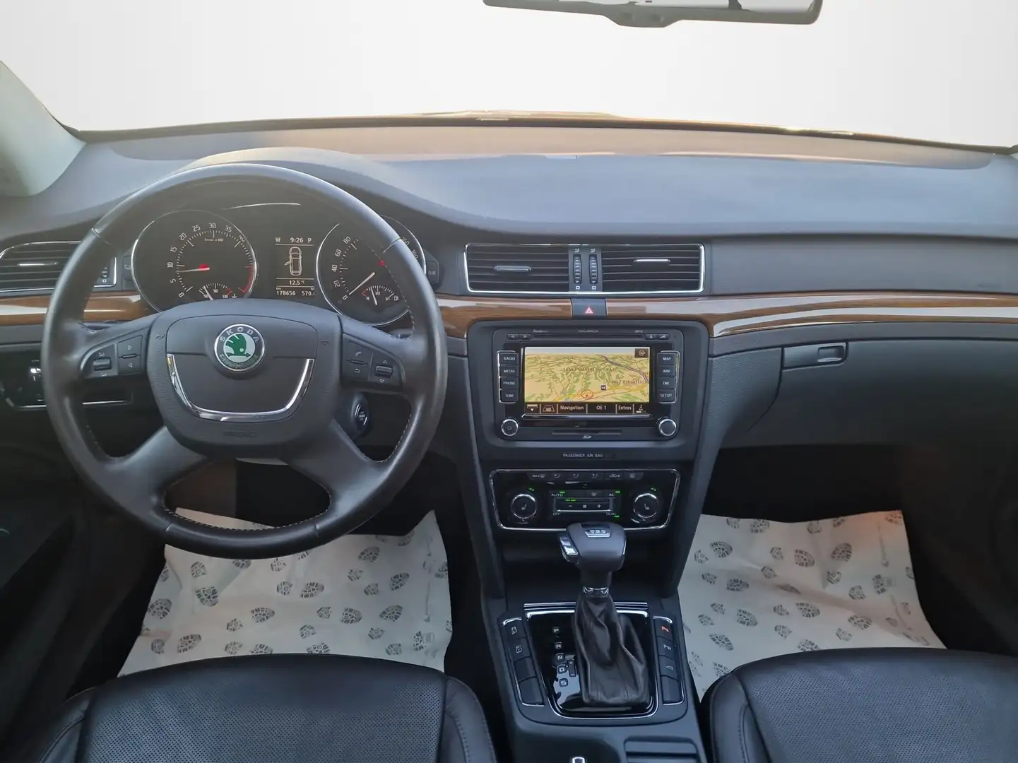 Vehicle image, number 7