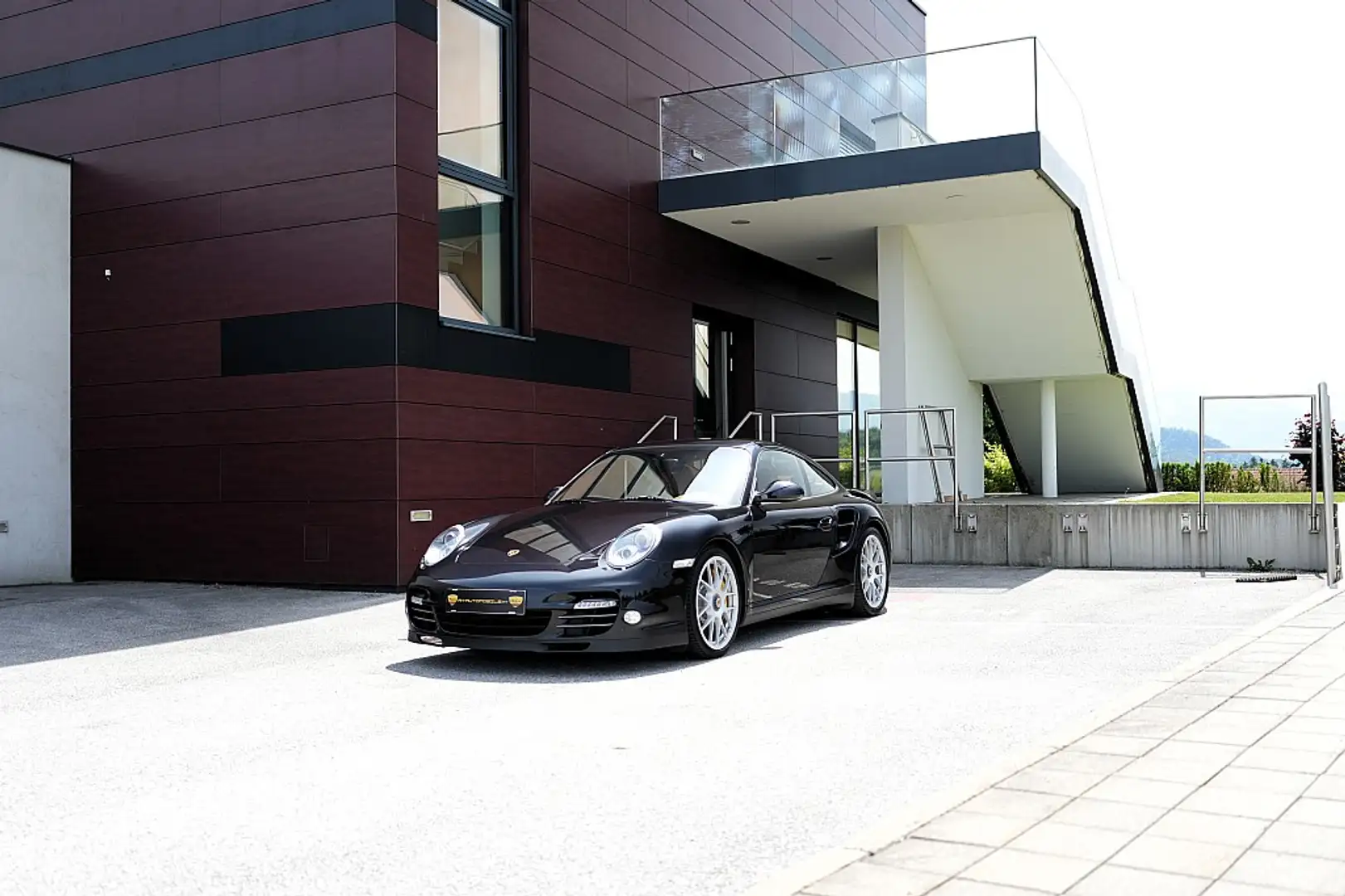 Vehicle image, number 9