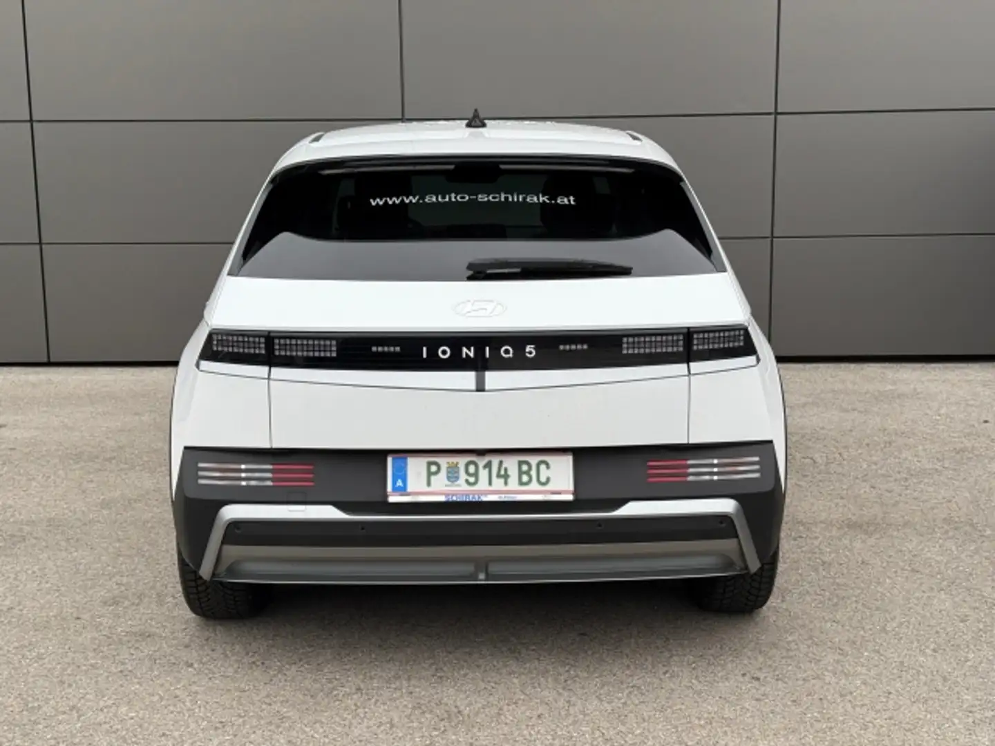 Vehicle image, number 4