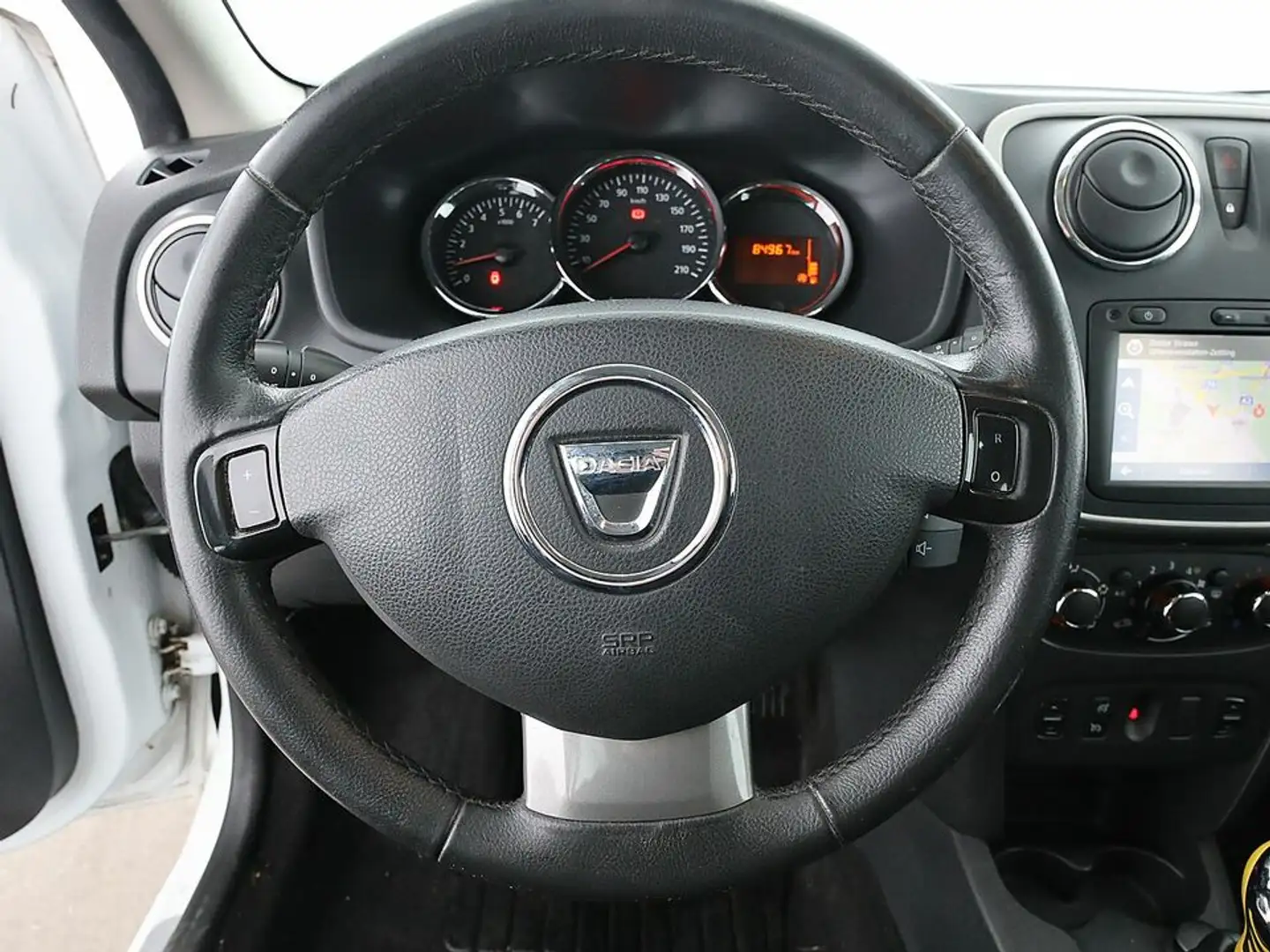 Vehicle image, number 16