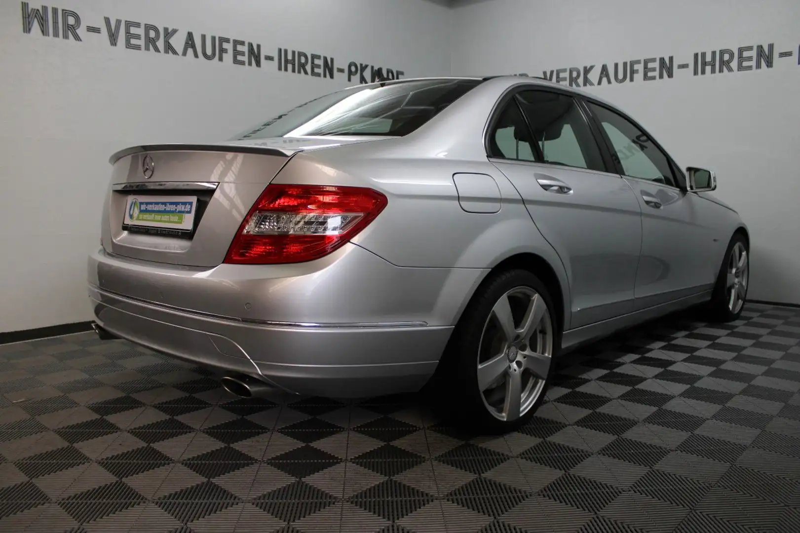 Vehicle image, number 19