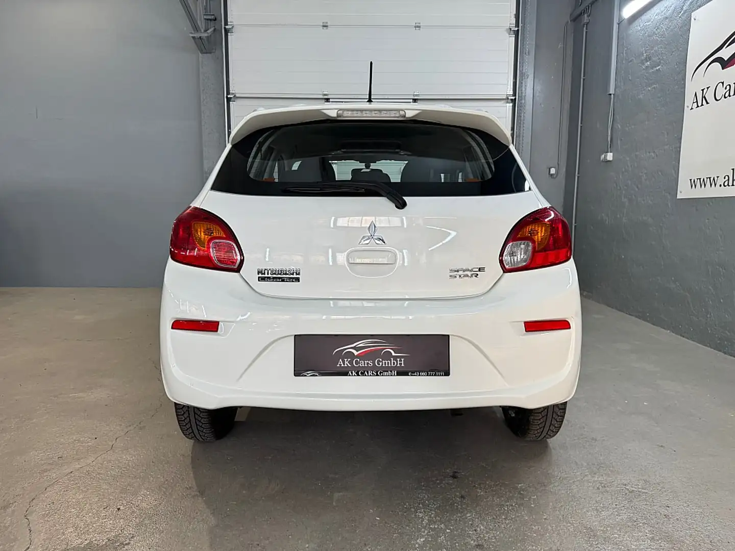 Vehicle image, number 10