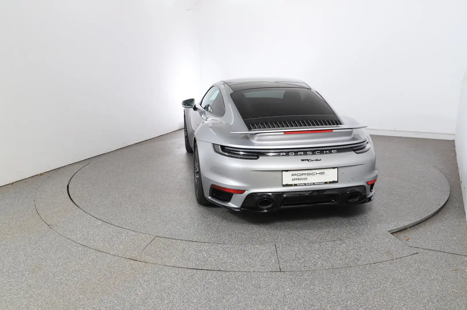 Vehicle image, number 6