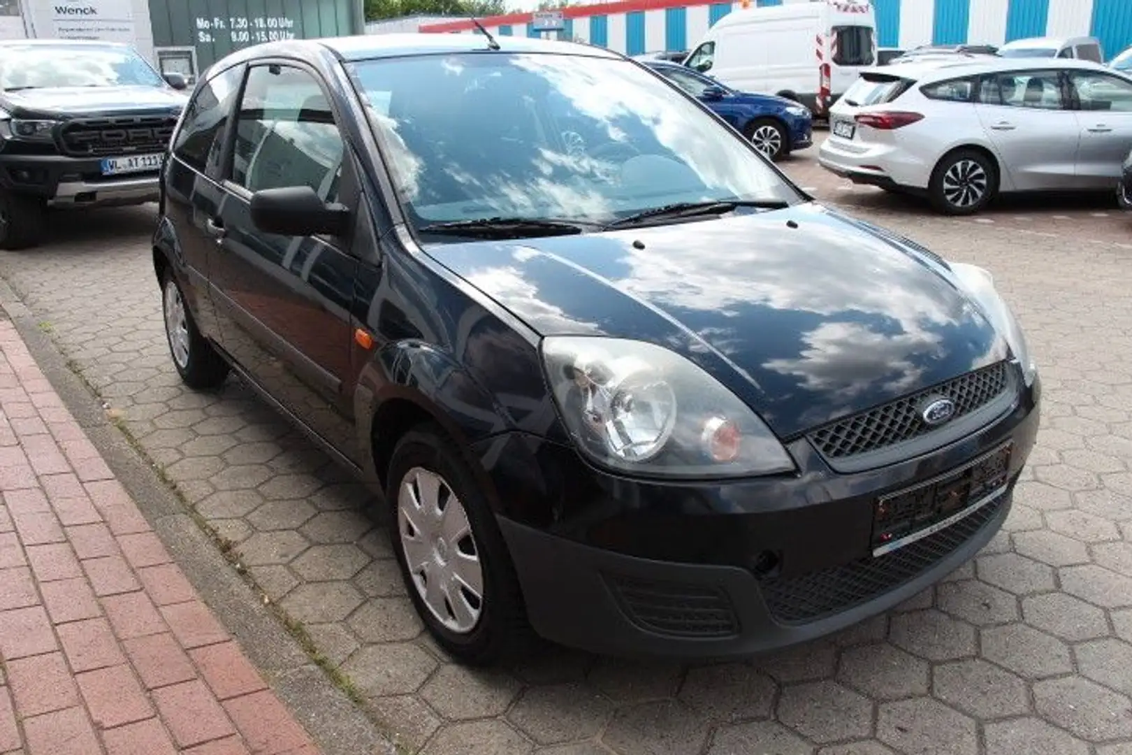 Vehicle image, number 4