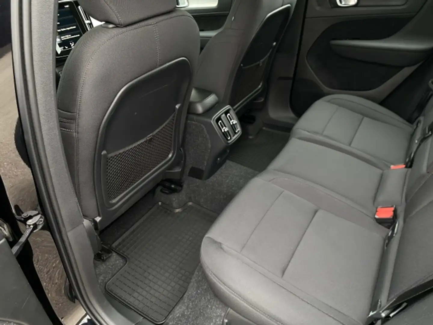 Vehicle image, number 6