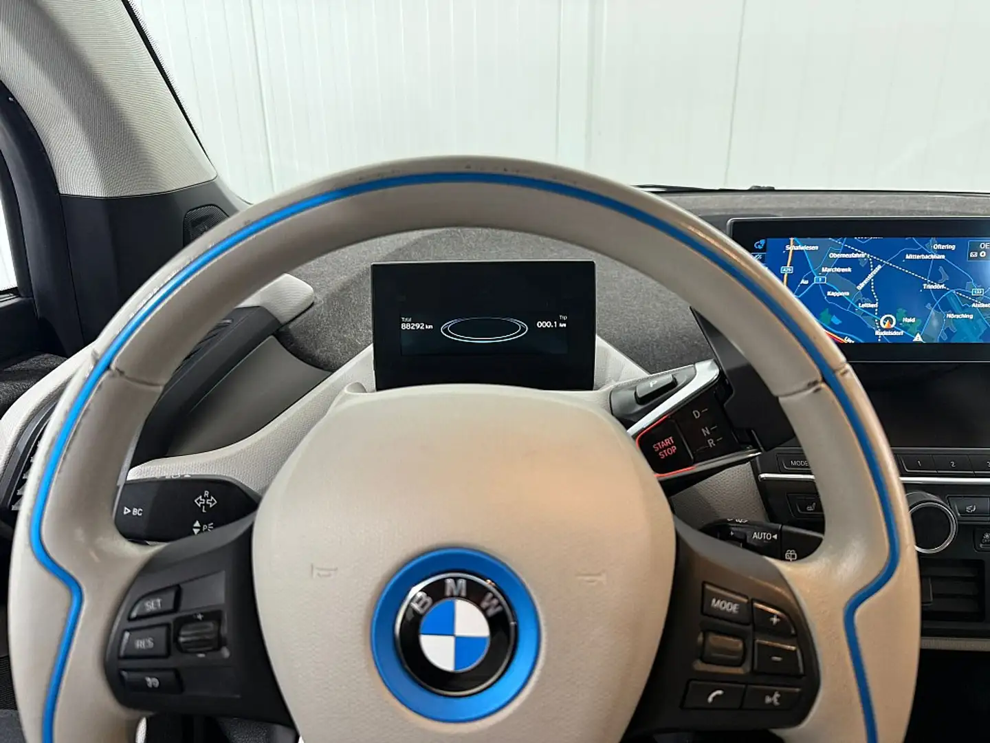 Vehicle image, number 9