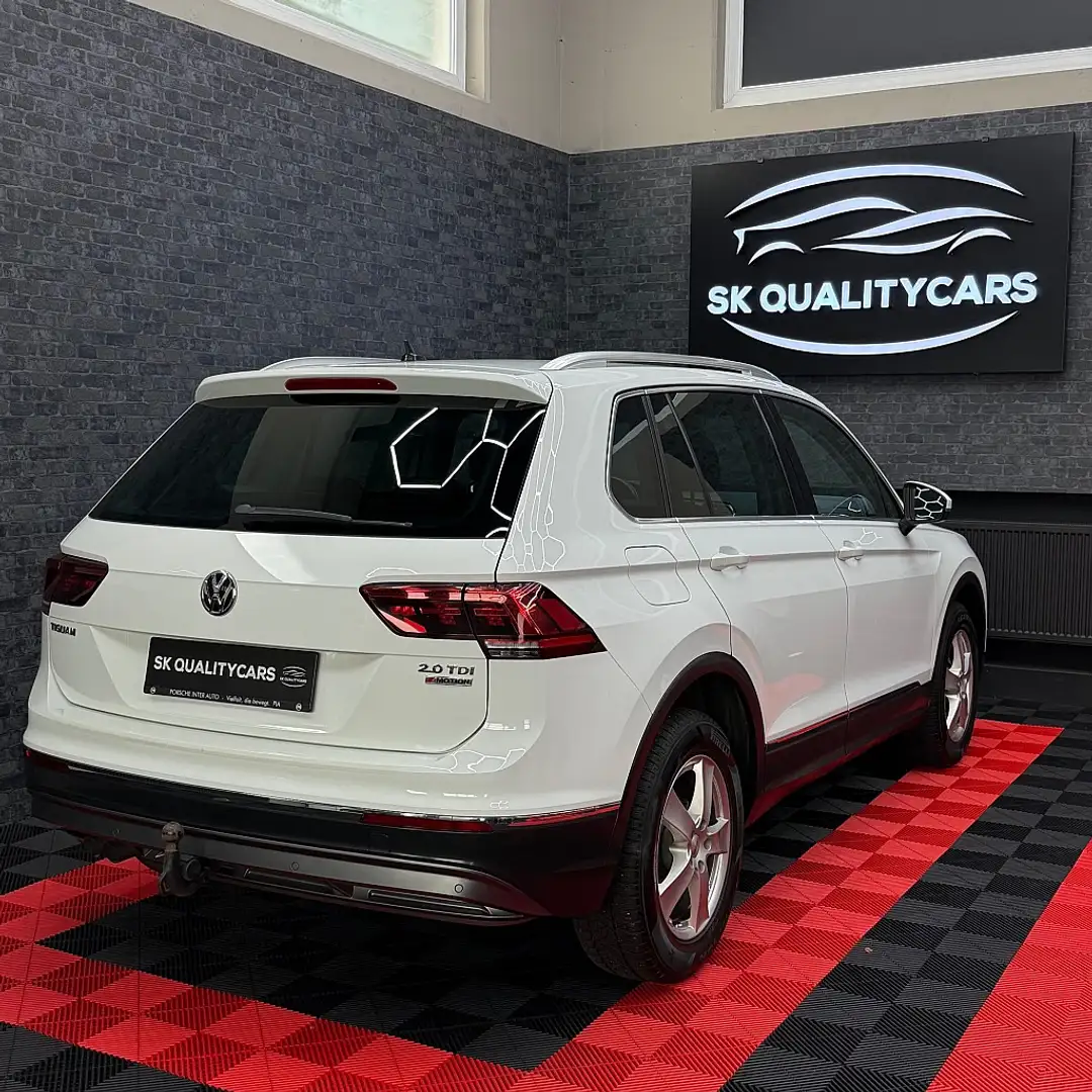 Vehicle image, number 7