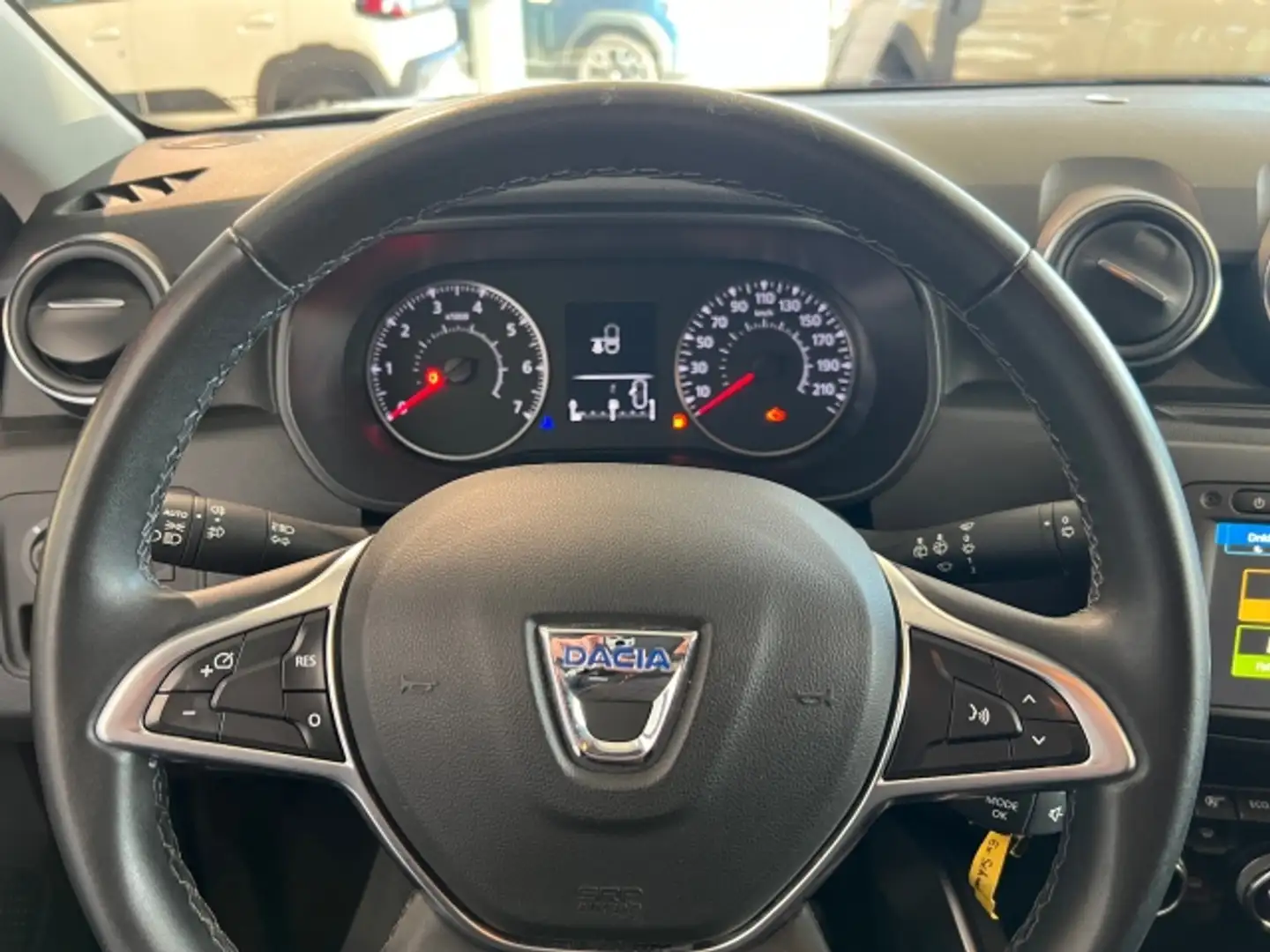 Vehicle image, number 12