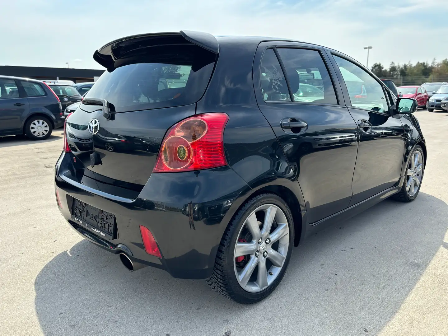 Vehicle image, number 4