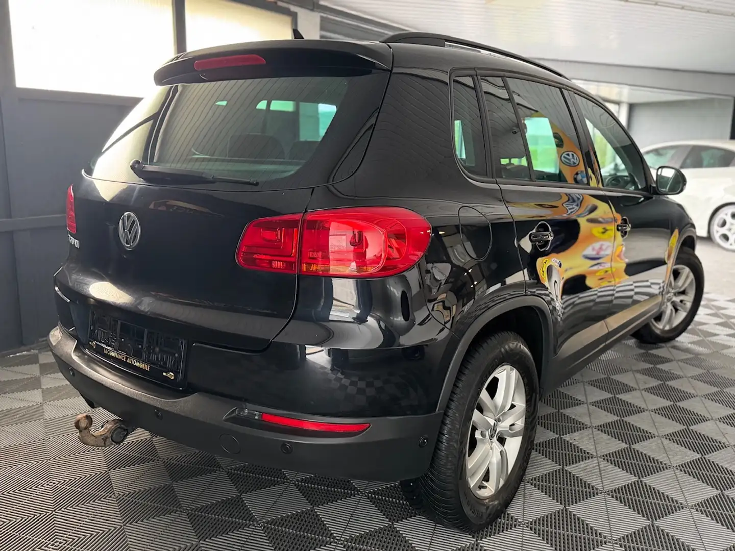 Vehicle image, number 5