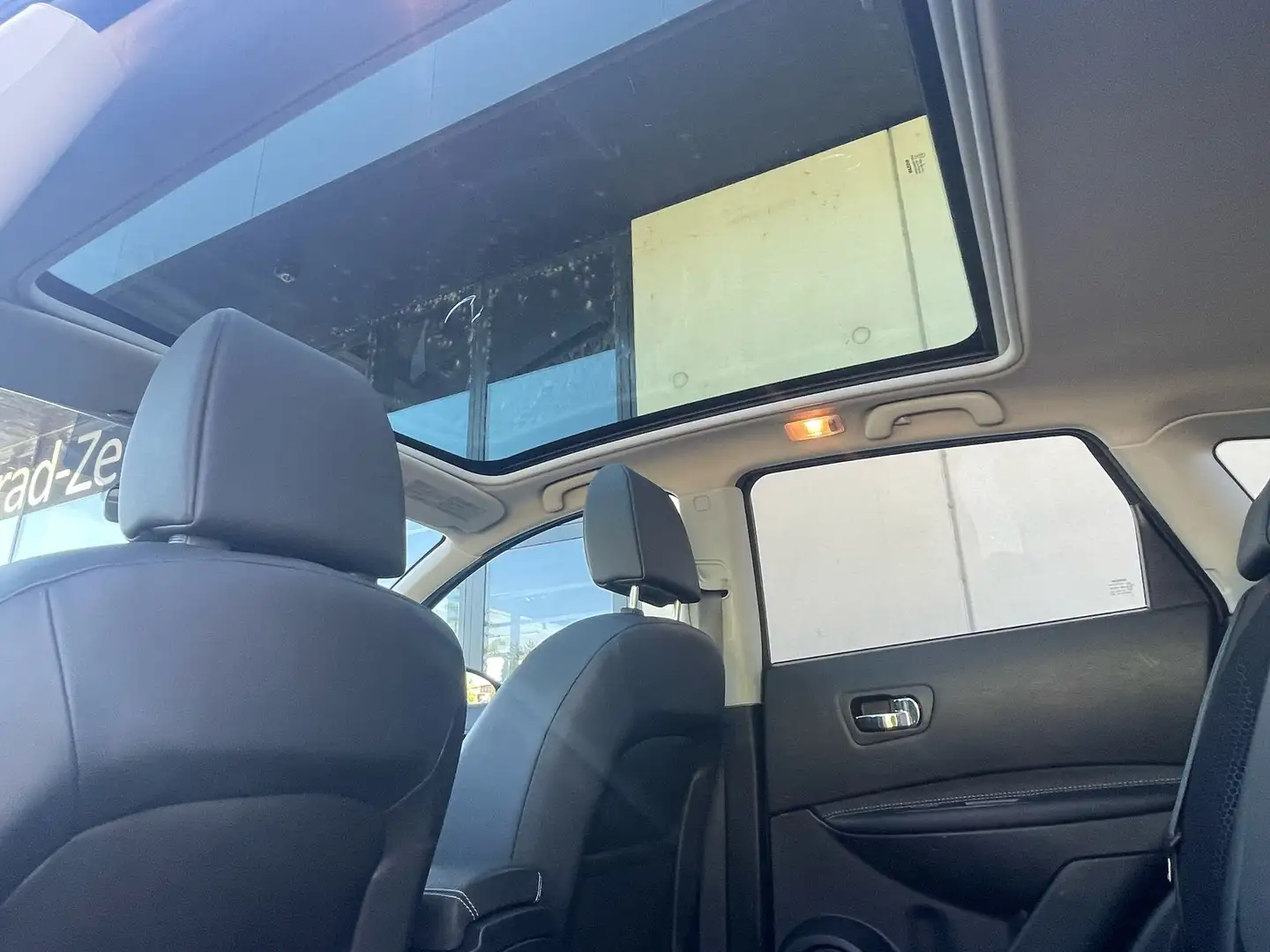 Vehicle image, number 9