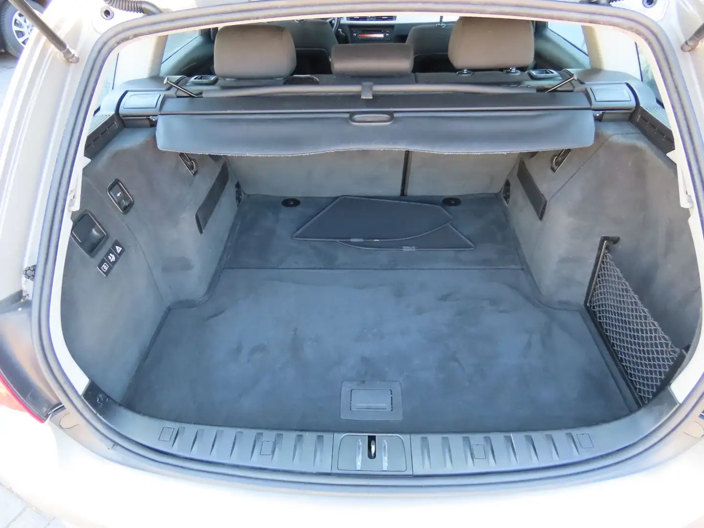 Vehicle image, number 14