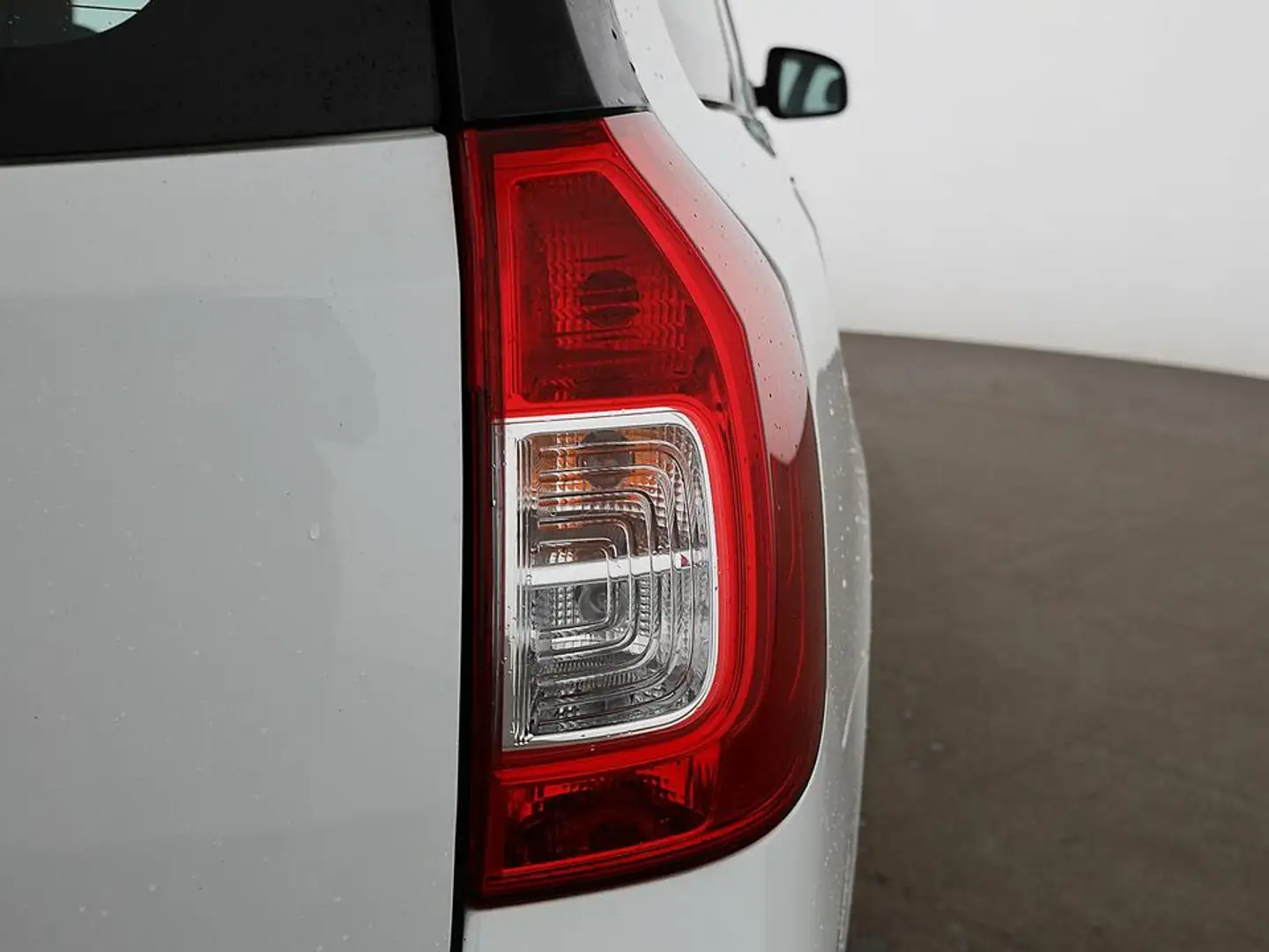 Vehicle image, number 8
