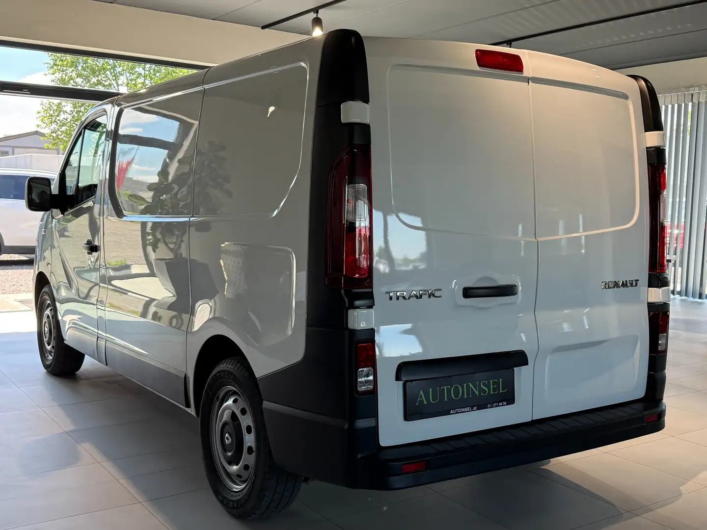 Vehicle image, number 4