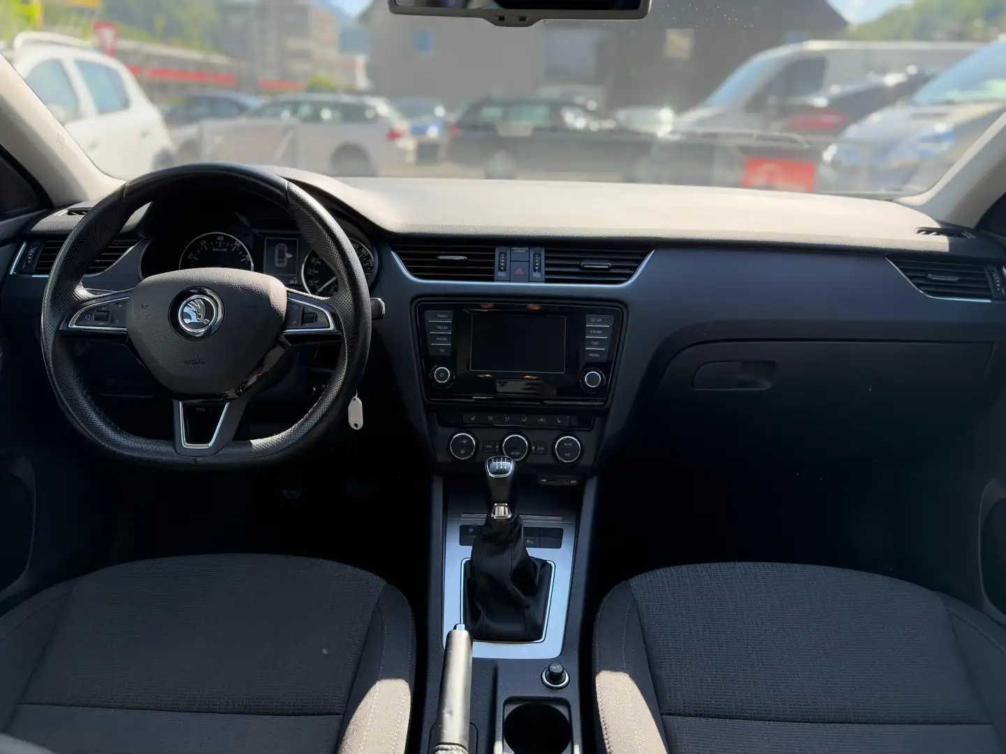 Vehicle image, number 8