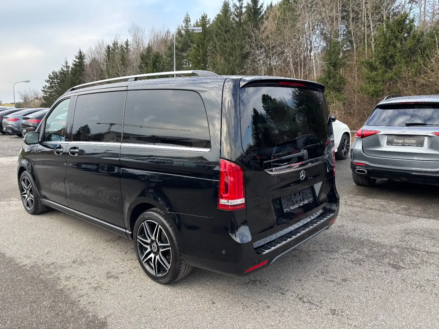Vehicle image, number 6
