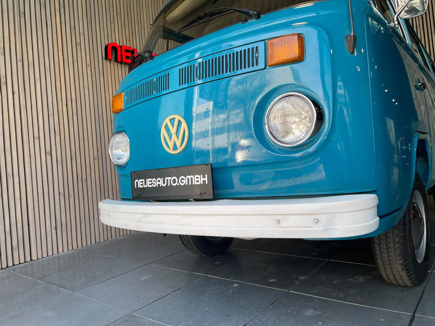 Vehicle image, number 4