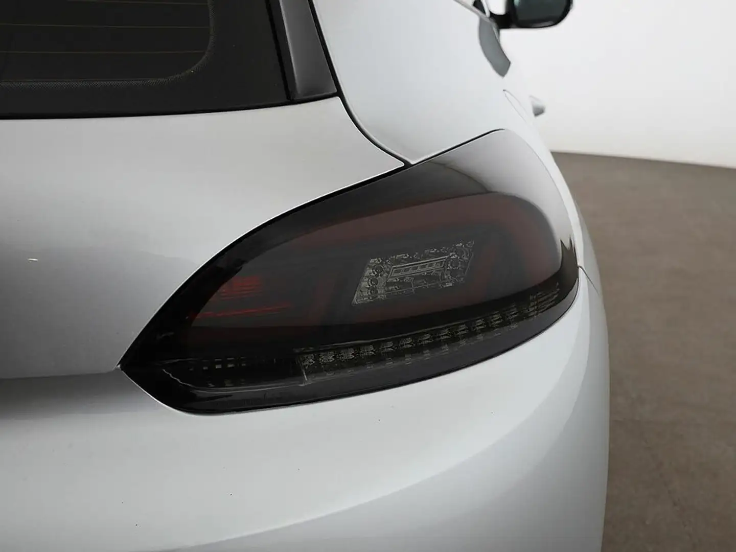 Vehicle image, number 8