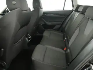 Vehicle image thumbnail, number 9