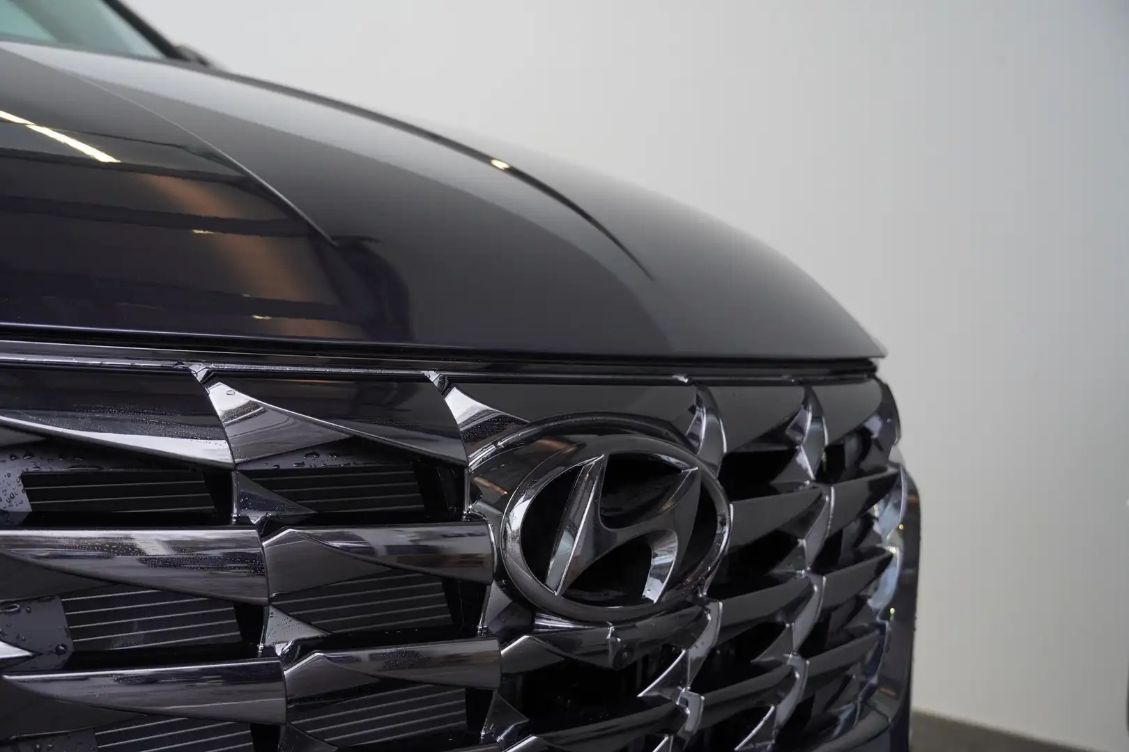 Vehicle image, number 6