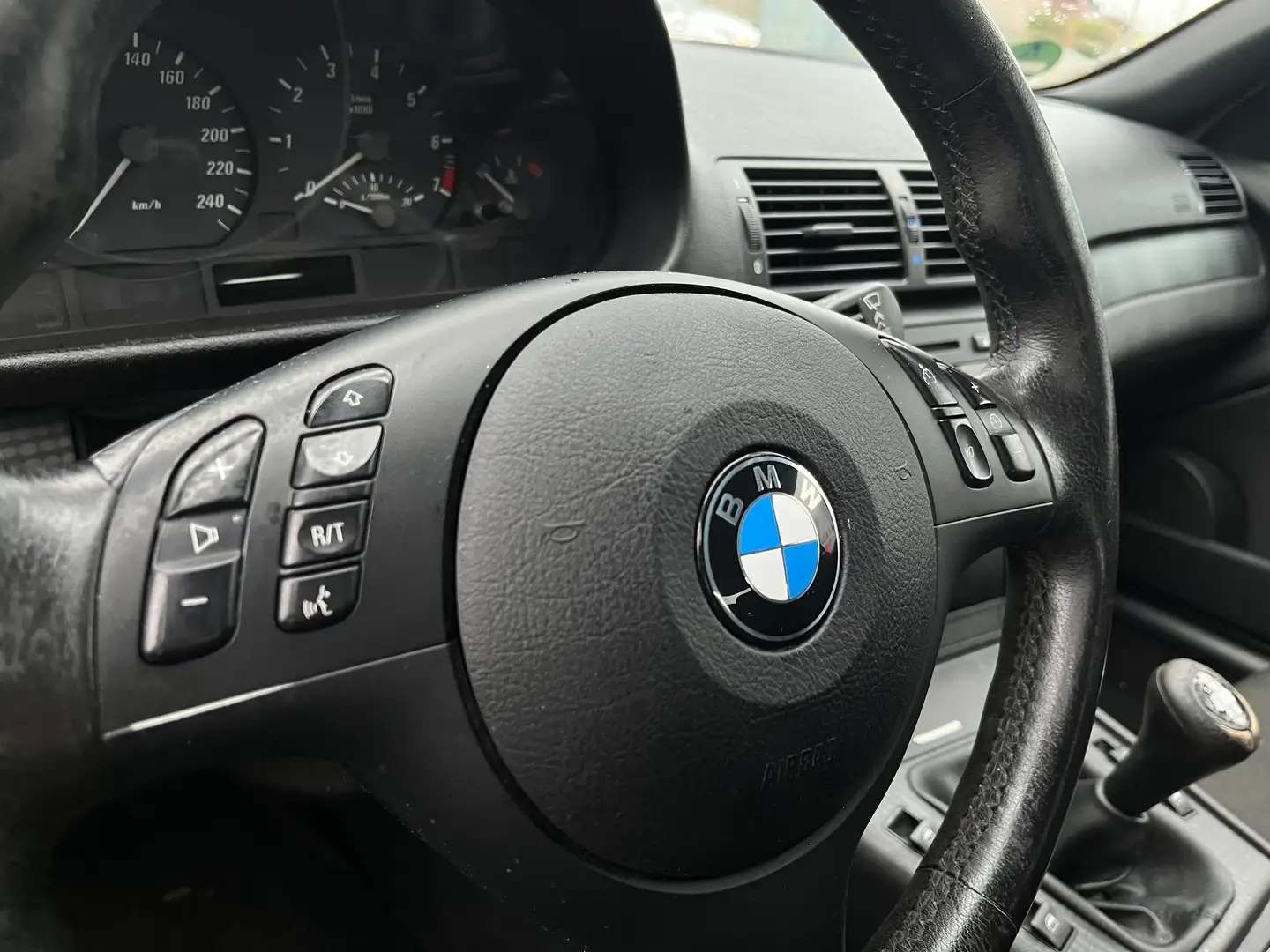Vehicle image, number 10