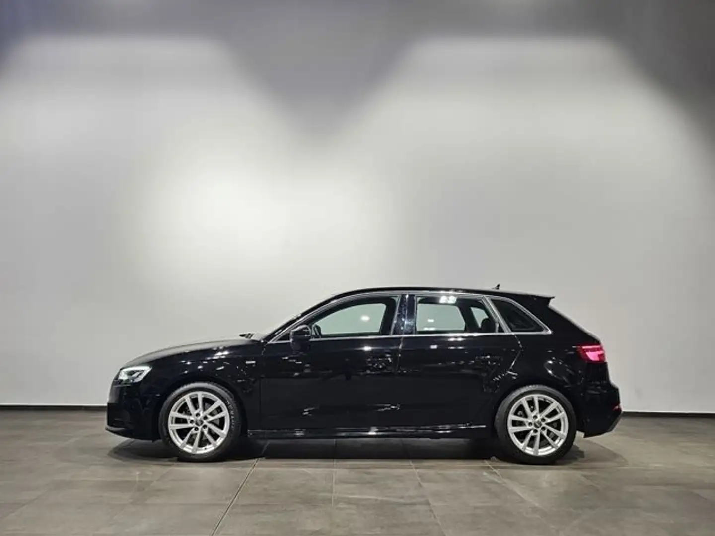 Vehicle image, number 8