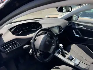 Vehicle image thumbnail, number 8