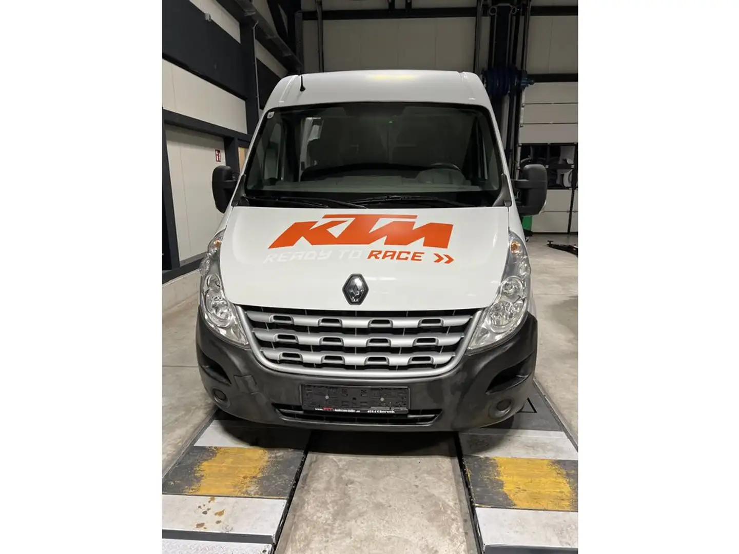 Vehicle image, number 2