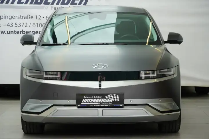 Additional image of the vehicle