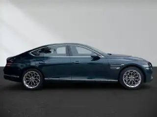 Vehicle image thumbnail, number 4