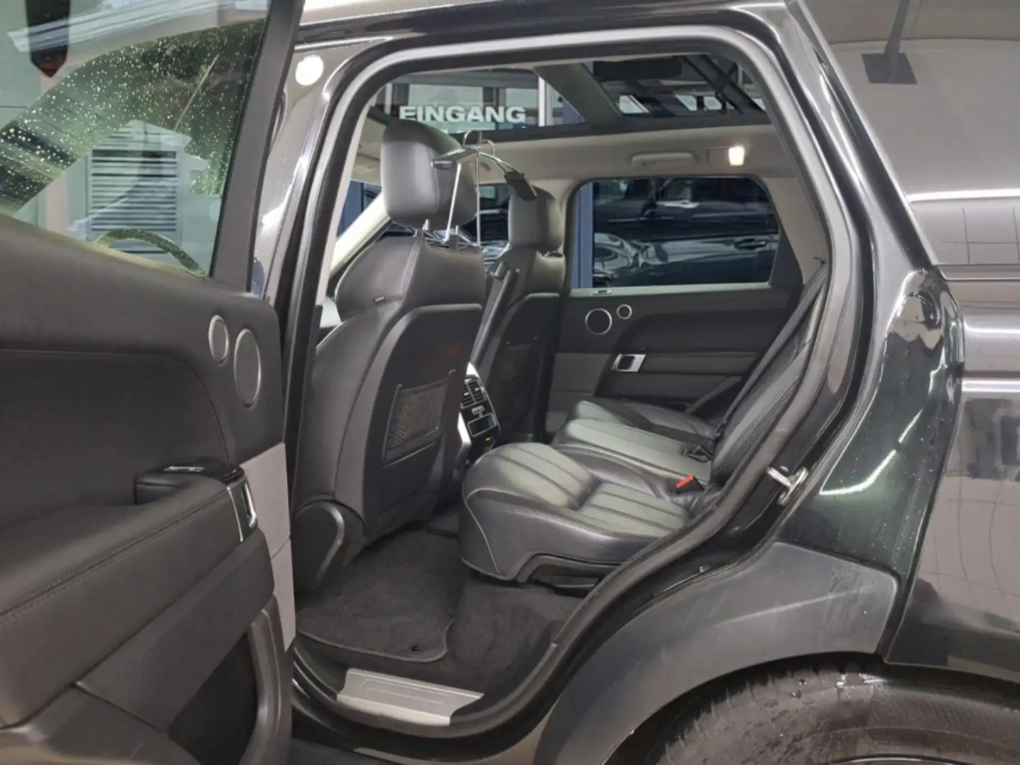 Vehicle image, number 8