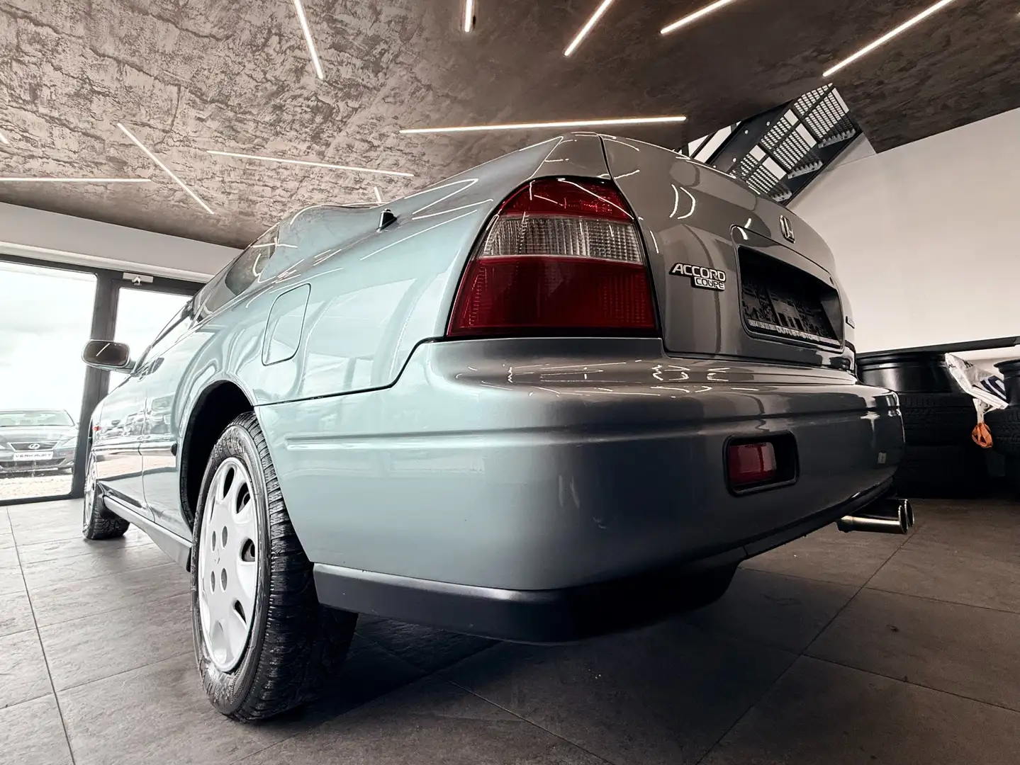 Vehicle image, number 5