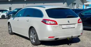 Vehicle image thumbnail, number 3