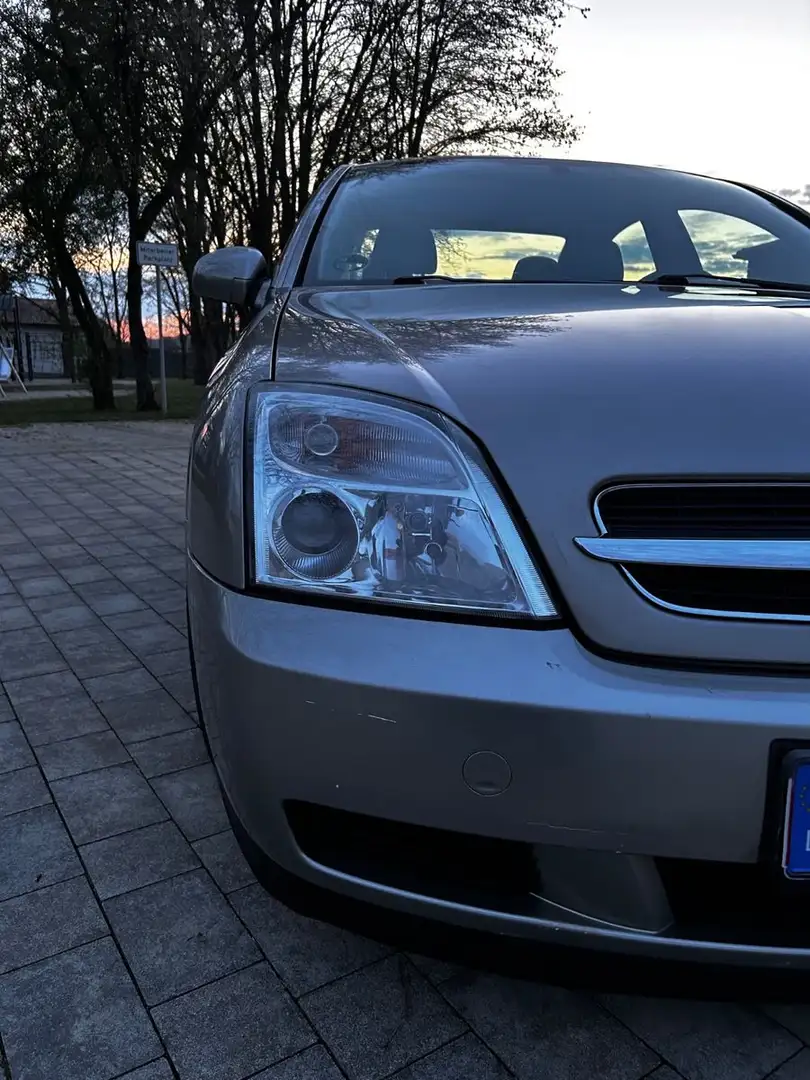 Vehicle image, number 10