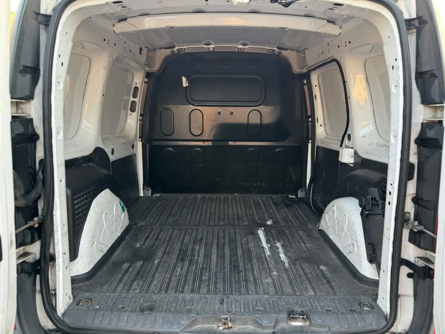 Vehicle image, number 7