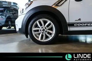 Vehicle image thumbnail, number 3