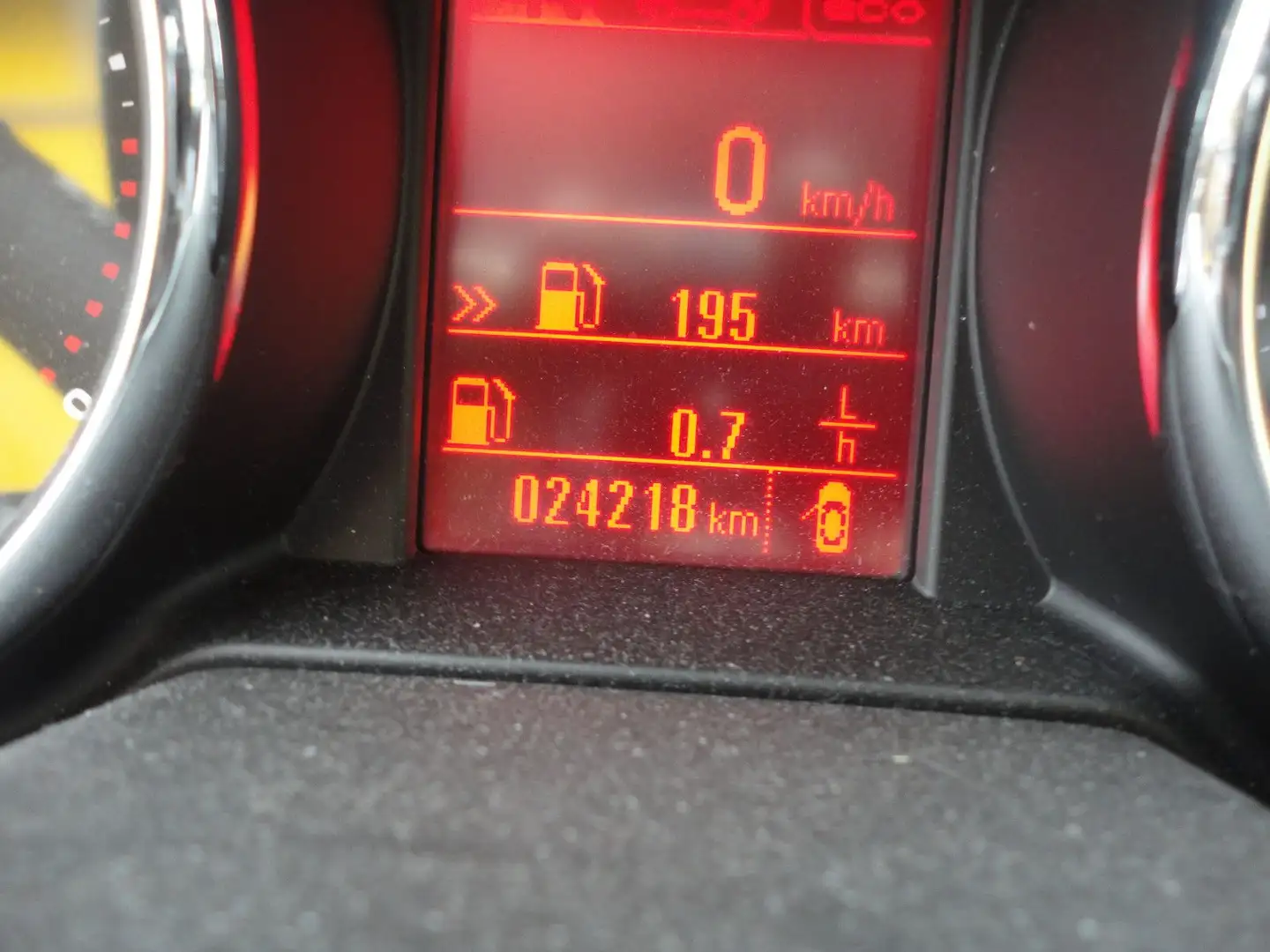 Vehicle image, number 8